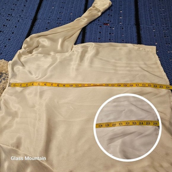 SOLD - Lady Shapely Vintage Plus White Silk Blend Blouse With Lace Collar - Picture 9 of 10